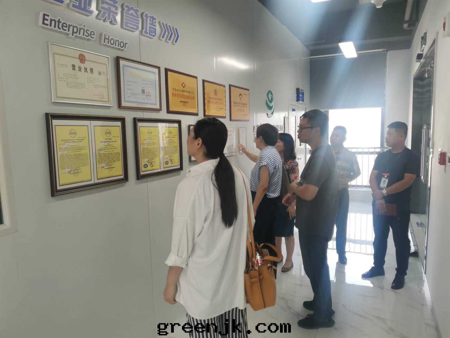 爱(ài)康集团(tuán)来(lái)訪參觀，了(le)解(jiě)良升(shēng)生(shēng)物